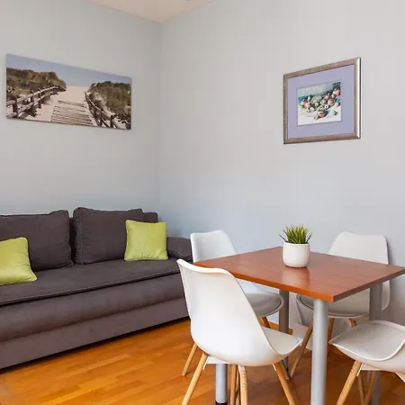 Apartment Brkic With Private Parking Makarska