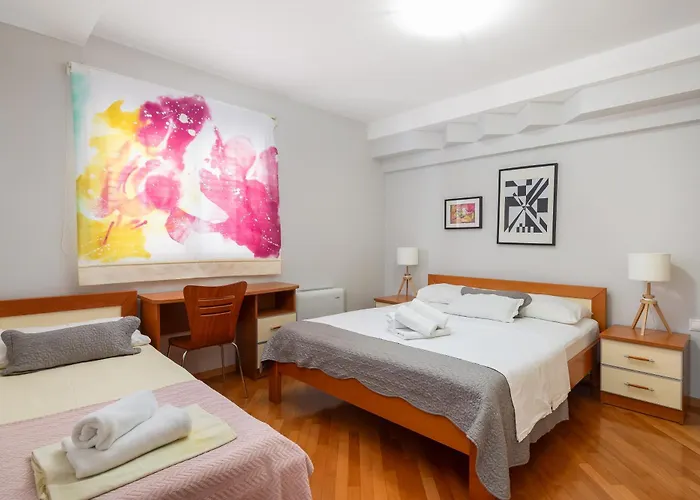 Brkic With Private Parking Apartment Makarska