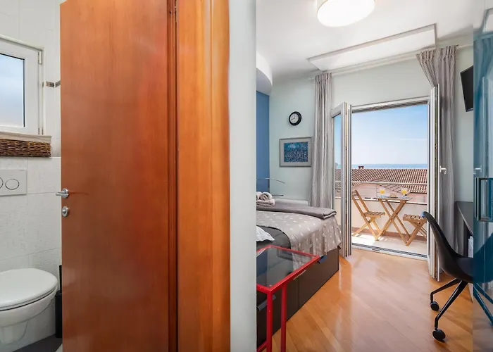 Apartment Brkic With Private Parking