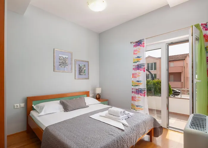 Apartment Brkic With Private Parking *