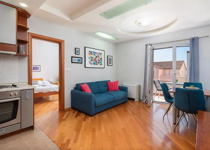 Apartment Brkic With Private Parking *