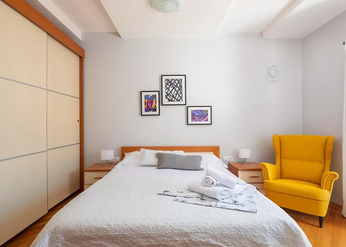 Brkic With Private Parking Apartment *