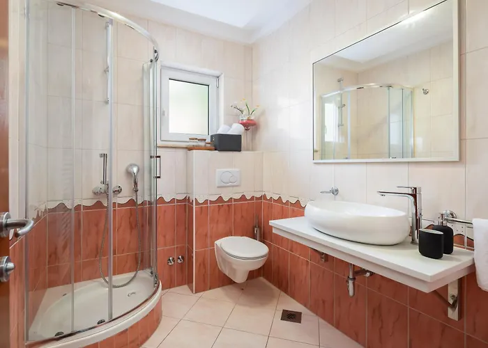 Apartment Brkic With Private Parking *