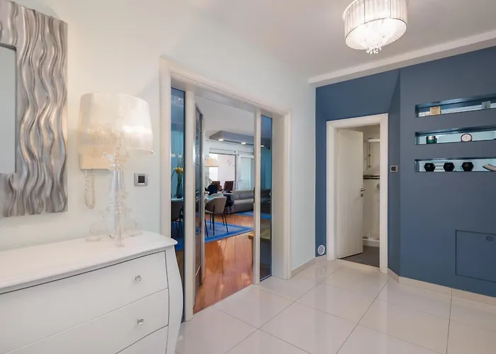 Apartment Brkic With Private Parking Makarska