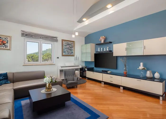 Apartment Brkic With Private Parking *