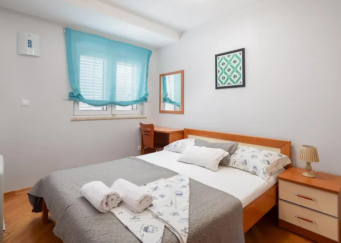 Apartment Brkic With Private Parking