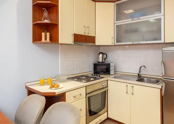 Brkic With Private Parking Apartment *