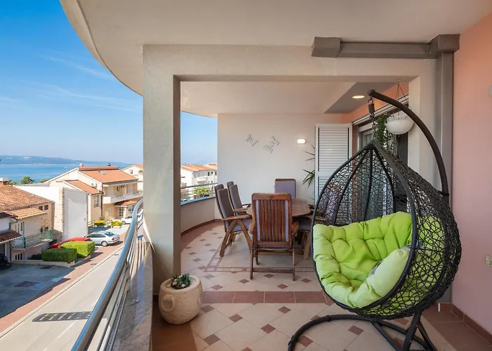 Brkic With Private Parking Makarska