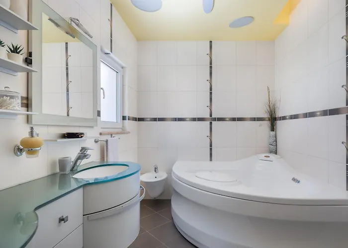 Brkic With Private Parking Apartment *