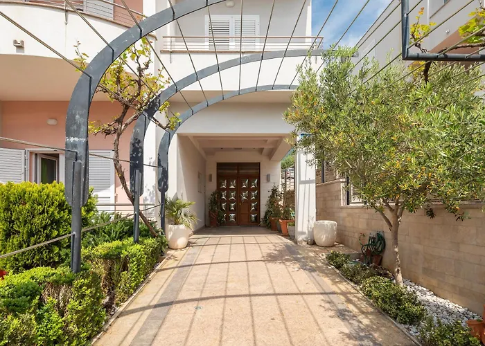 Apartment Brkic With Private Parking