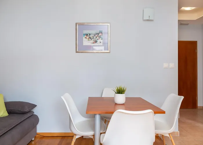 Apartment Brkic With Private Parking Makarska