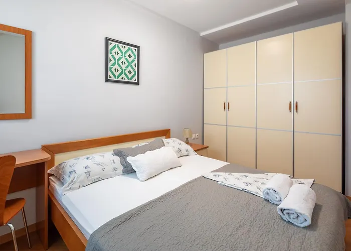 Apartment Brkic With Private Parking Makarska