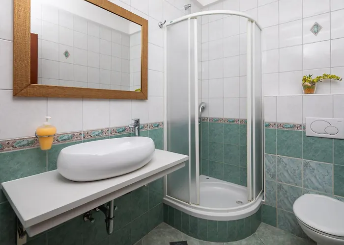 Apartment Brkic With Private Parking