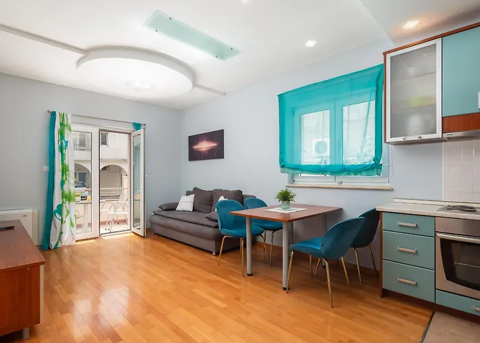 Brkic With Private Parking Apartment *