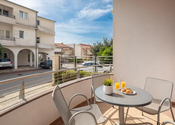 Apartment Brkic With Private Parking *