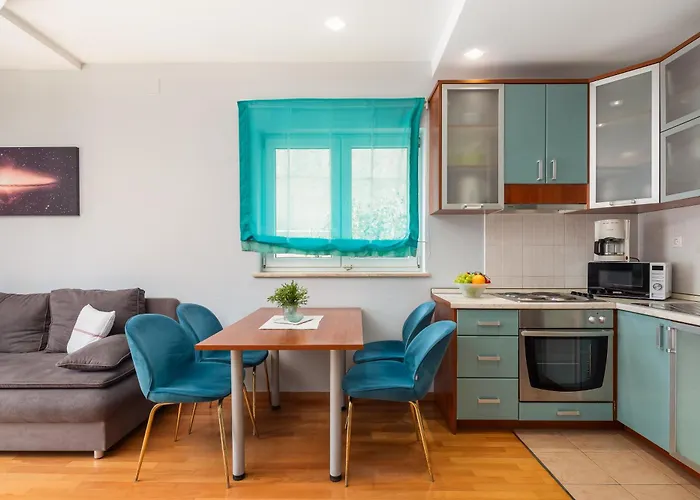 Apartment Brkic With Private Parking *