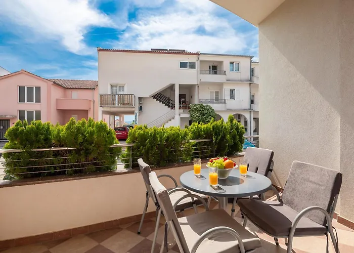 Apartment Brkic With Private Parking Makarska