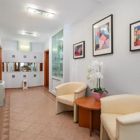 Brkic With Private Parking Apartamento