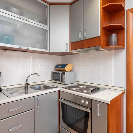 Brkic With Private Parking * Makarska