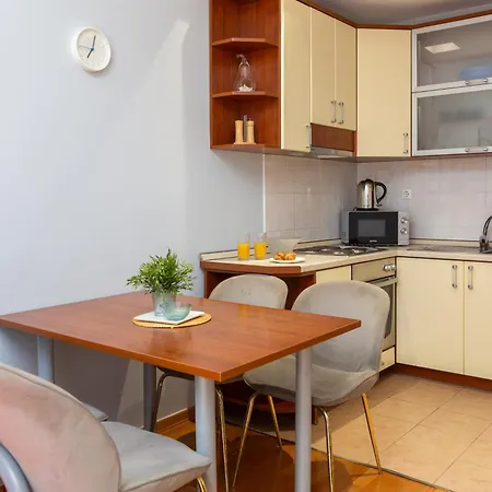 Brkic With Private Parking Apartamento