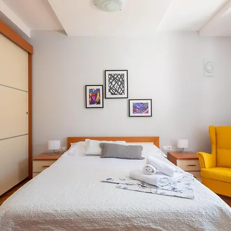 Brkic With Private Parking Apartamento *