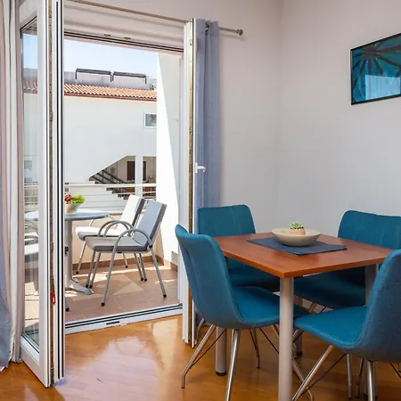 Brkic With Private Parking Apartamento