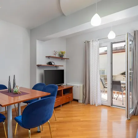 Brkic With Private Parking Apartment