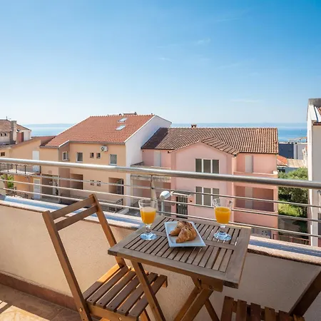 Apartment Brkic With Private Parking