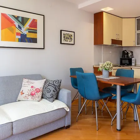 Apartment Brkic With Private Parking Makarska
