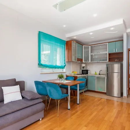 Apartamento Brkic With Private Parking