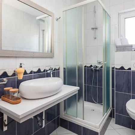 Brkic With Private Parking Apartament