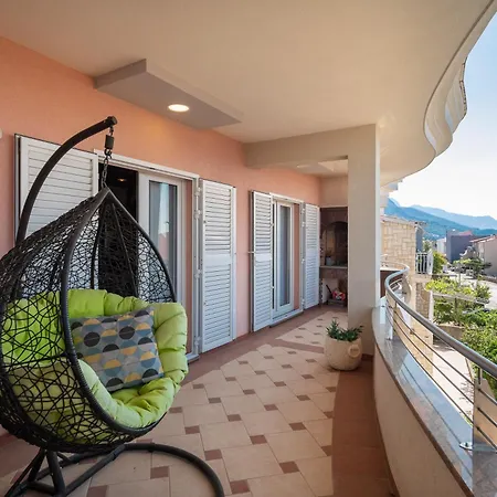 Brkic With Private Parking Apartment