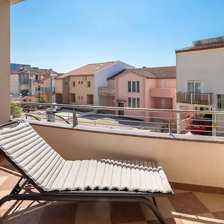 Brkic With Private Parking Apartamento *