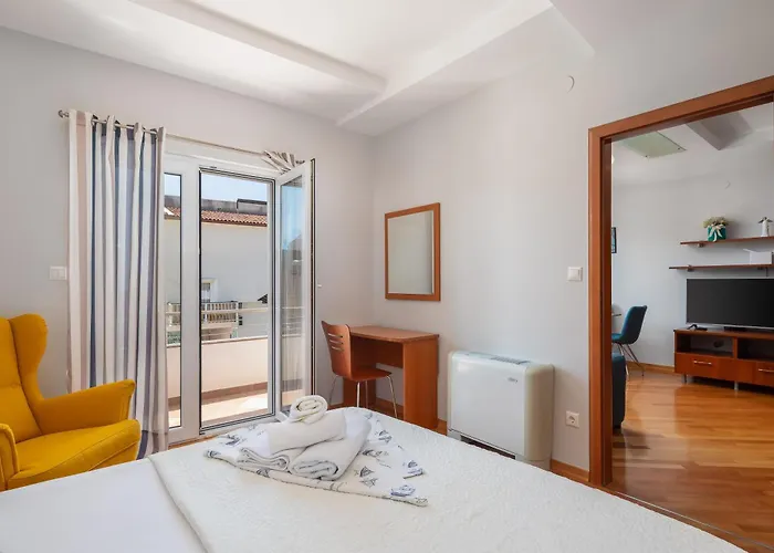 Brkic With Private Parking *