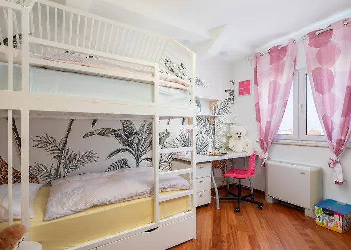 Brkic With Private Parking מאקרסקה