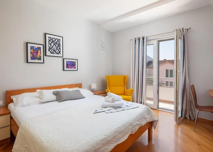 Brkic With Private Parking * מאקרסקה