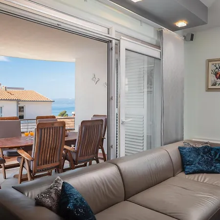 Apartment Brkic With Private Parking