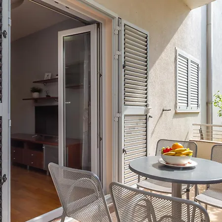 Brkic With Private Parking Apartment