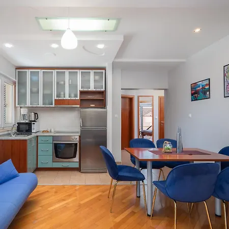 Brkic With Private Parking Apartment